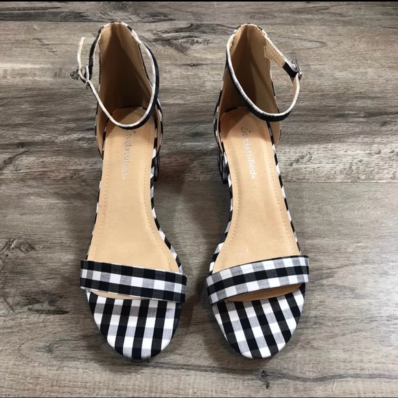 SOLD Gingham | Heels - Picture 6 of 7